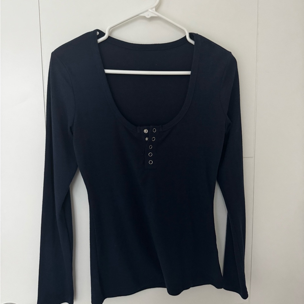 Women's Black Long Sleeve Top